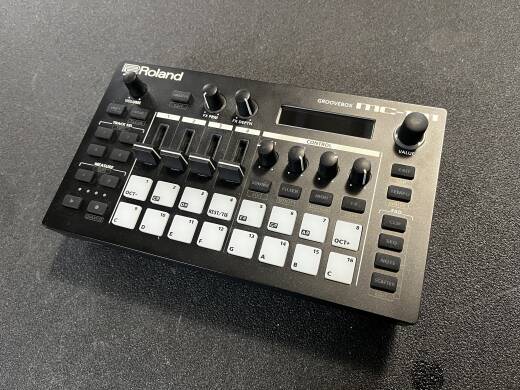 Roland MC-101 Groovebox | Long & McQuade